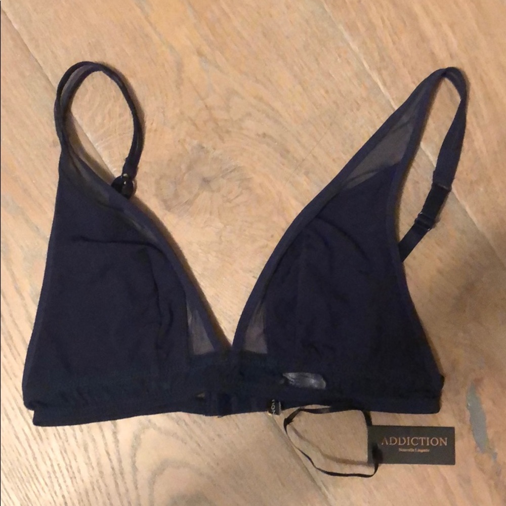 NWT! Addiction Triangle Wireless Bra - S
